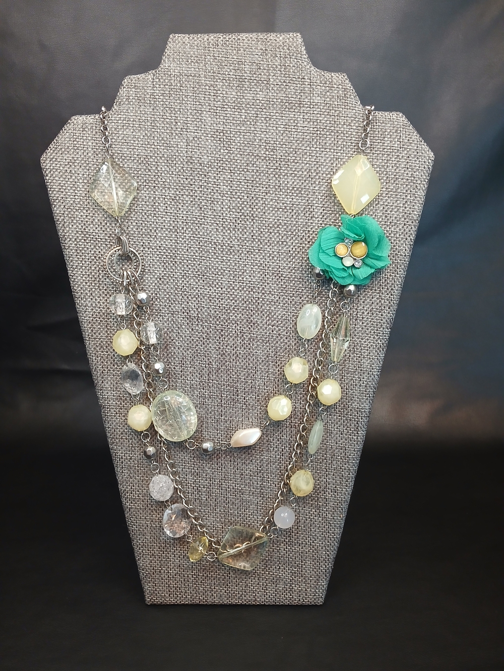 Vintage Multi-Strand Green Flower Beaded Chain Necklace